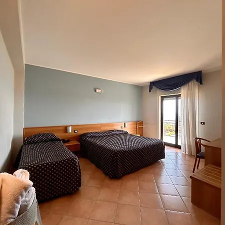 Ξενοδοχείο Lachea 3*