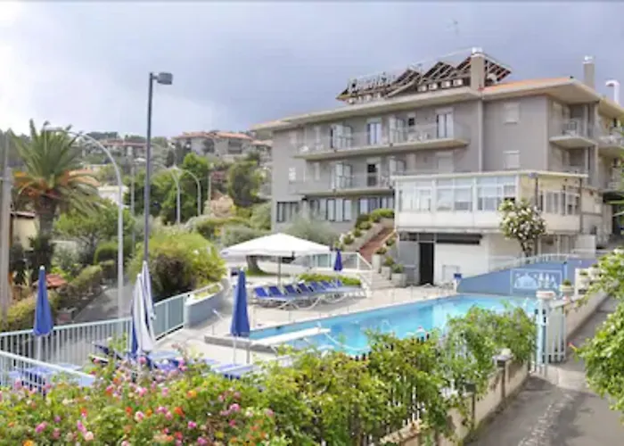 Hotel Lachea Aci Trezza