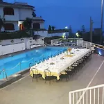 Otel Lachea