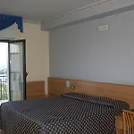 Lachea Hotel 3*