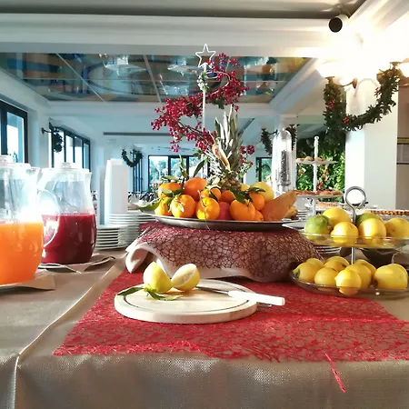 Lachea Hotel 3*