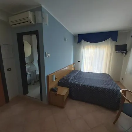 Lachea Hotel 3*