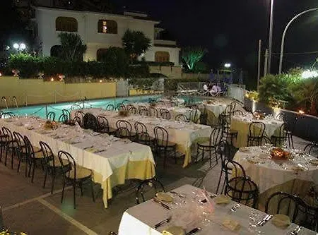 Lachea Otel