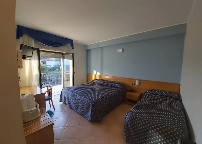 Lachea 3* أكيتْريتْسا